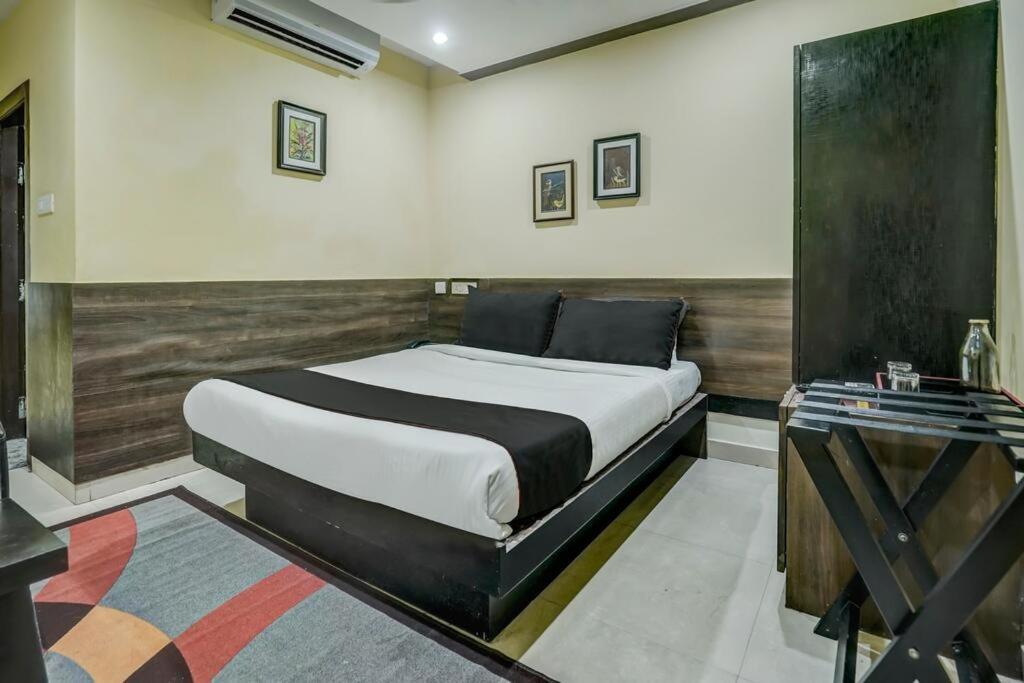 Hotel Miland Palace Μπουμπάνεσβαρ Εξωτερικό φωτογραφία