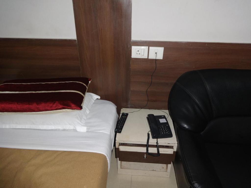Hotel Miland Palace Μπουμπάνεσβαρ Εξωτερικό φωτογραφία