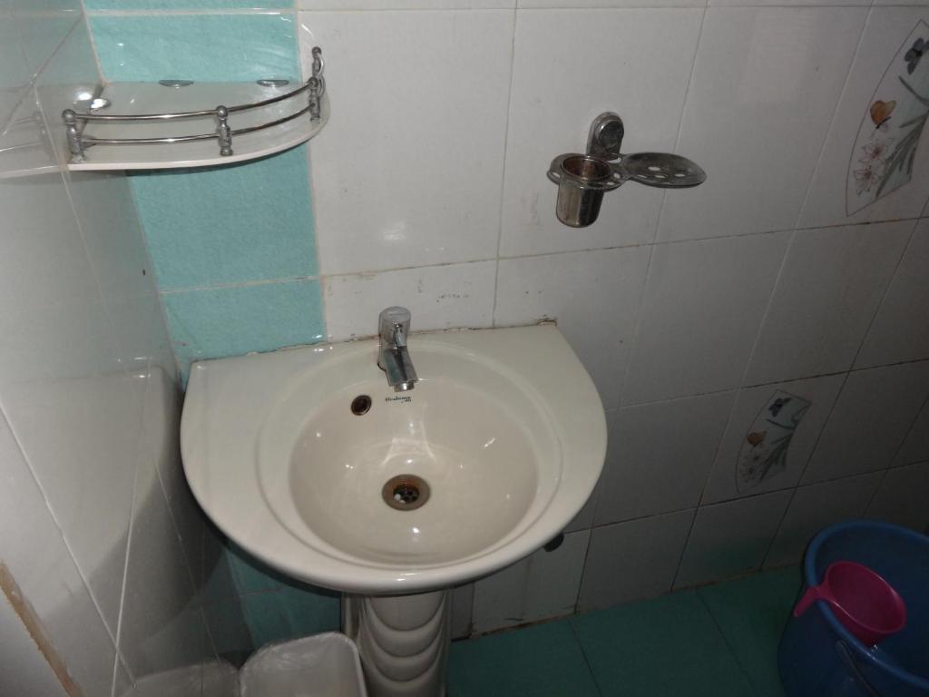 Hotel Miland Palace Μπουμπάνεσβαρ Δωμάτιο φωτογραφία