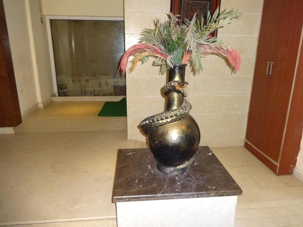 Hotel Miland Palace Μπουμπάνεσβαρ Εξωτερικό φωτογραφία